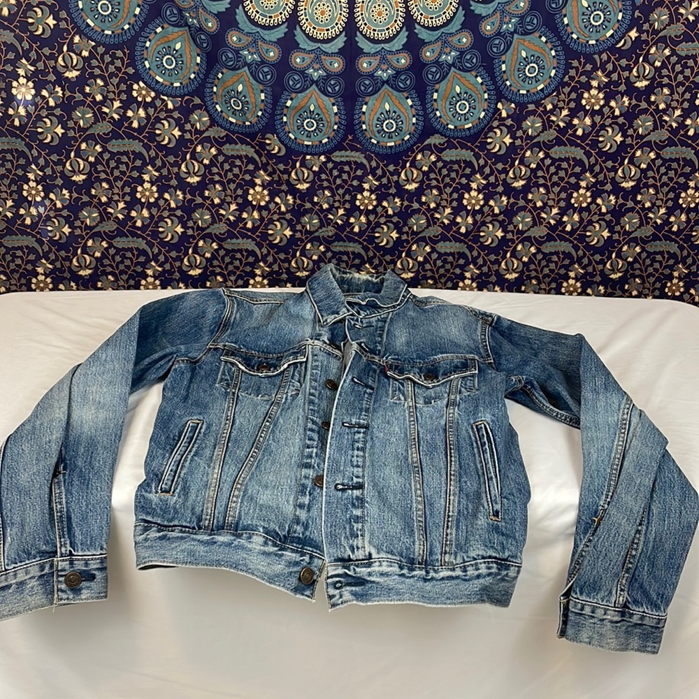 Levi’s denim jean jacket